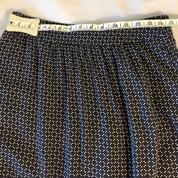 Adorable Gap skirt w/ pockets! - Picture 6 of 9